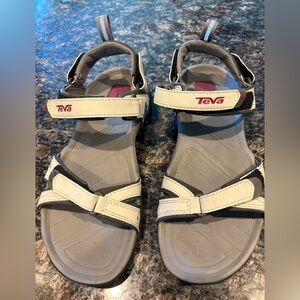 Teva Charcoal gray verra  Adjustable Sandals women's size 9 excellent